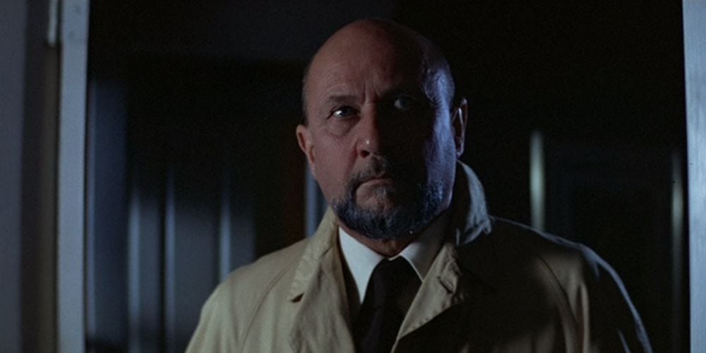 Donald Pleasance o Dr. Loomis i le Halloween