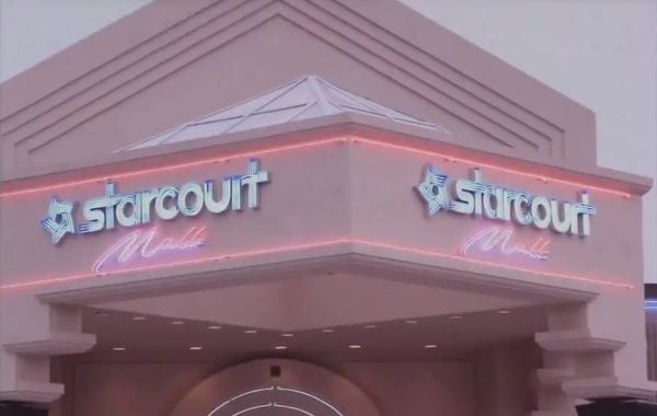 Logo Starcourt Mall