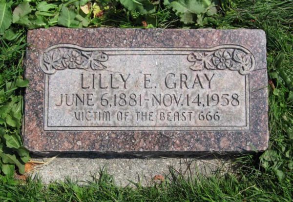 Epitafio Lilly Grey