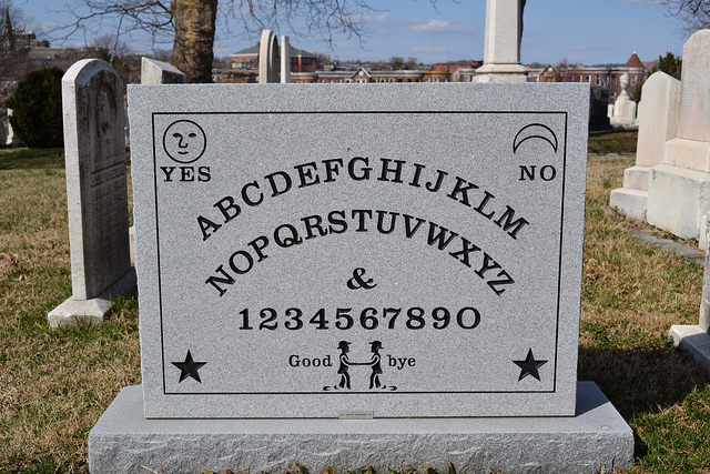 墓志铭Ouija